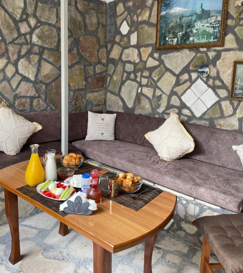 Guesthouse Arber Gjirokastër Exteriör bild