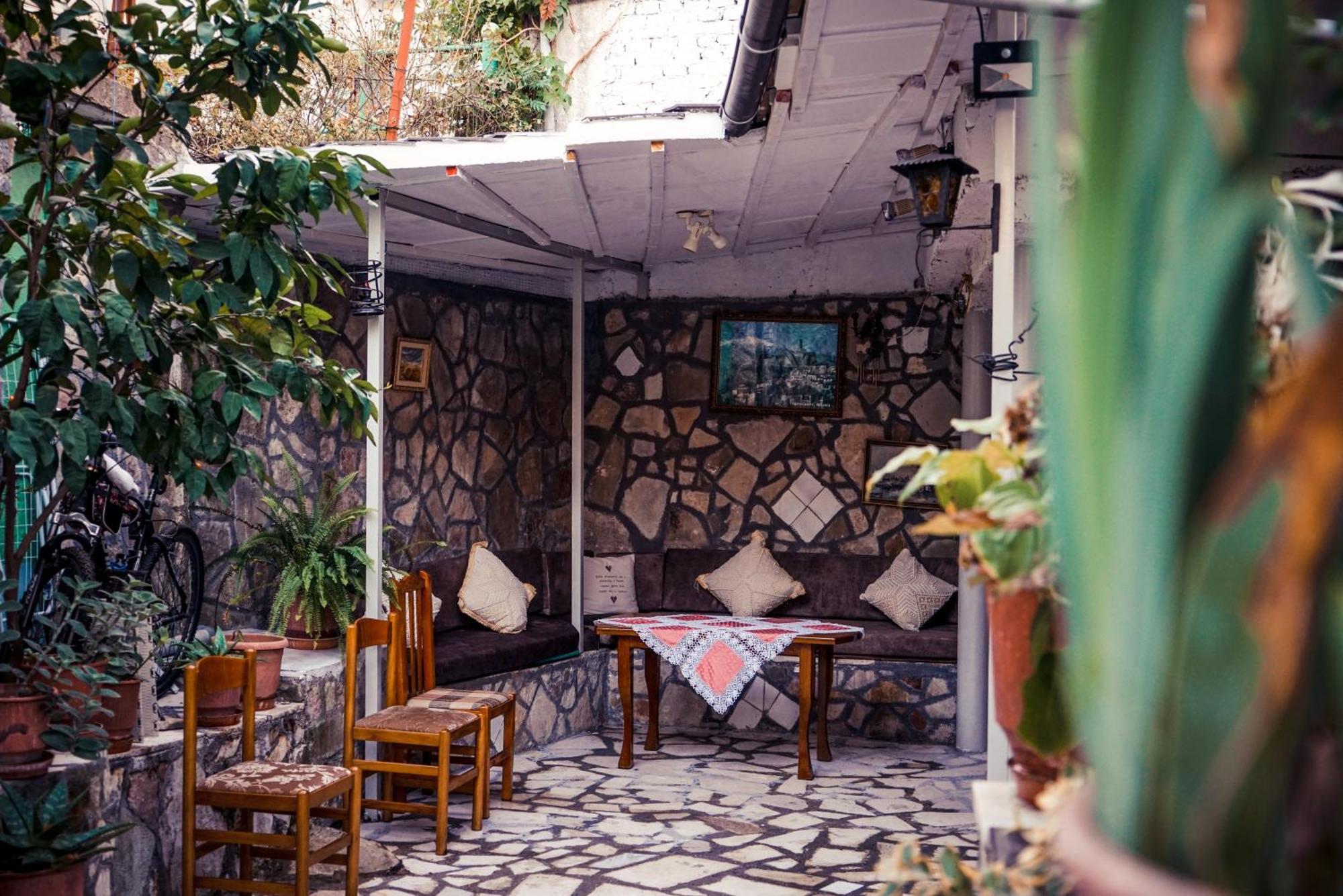 Guesthouse Arber Gjirokastër Exteriör bild