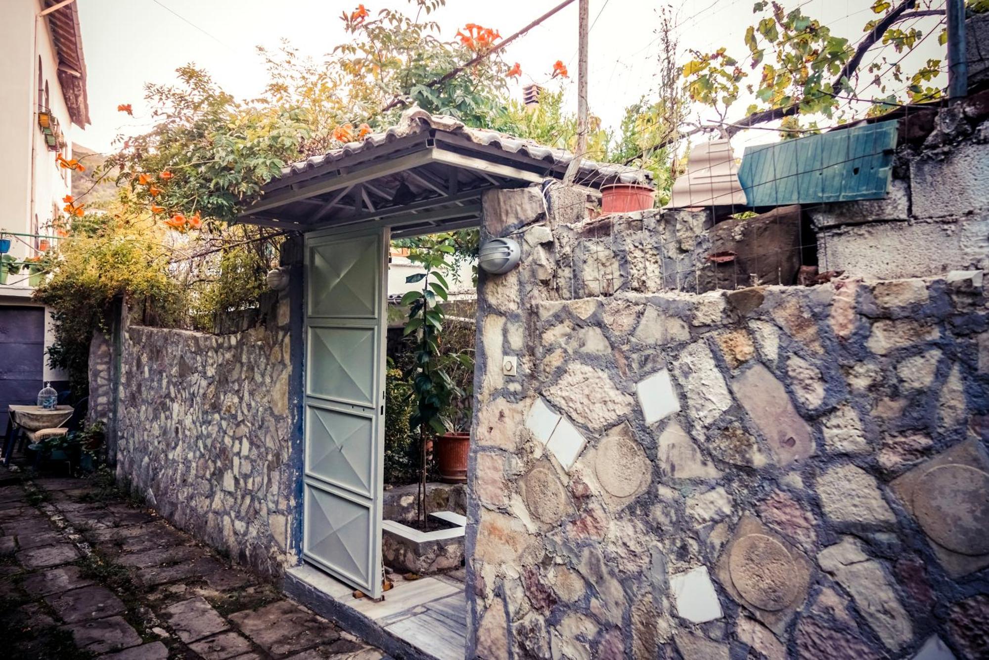 Guesthouse Arber Gjirokastër Exteriör bild